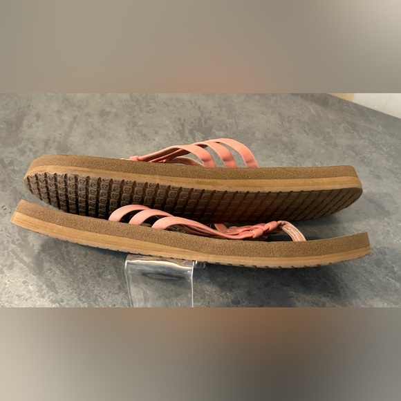 Sanuk Yoga Sandy Flip Flop Sandals - Picture 6 of 8